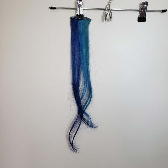 Euronext Blue Clip-In Human Hair Extensions - Picture 10 of 11